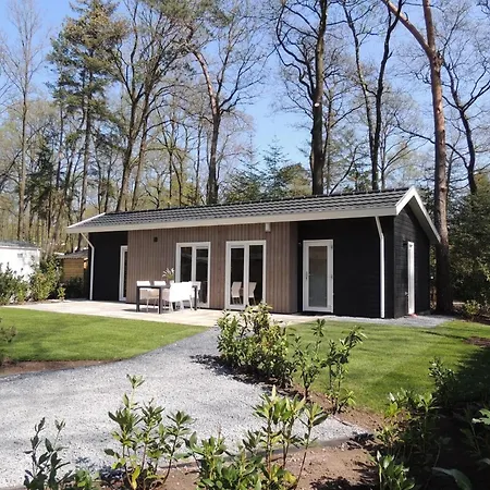 Comfortable With Combination Microwave Near The Veluwe Chalé Hoenderloo