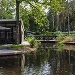 Chic In Hoenderloo